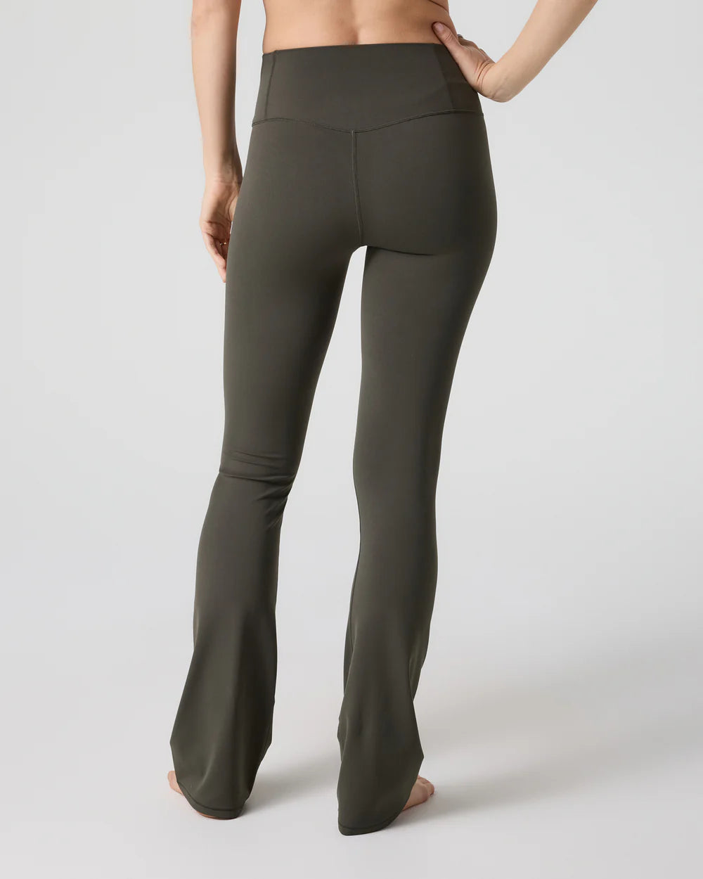 Vuori AllTheFeels? Slim Flare - Short